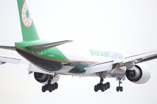 BOEING 777-200LR (B-16787)