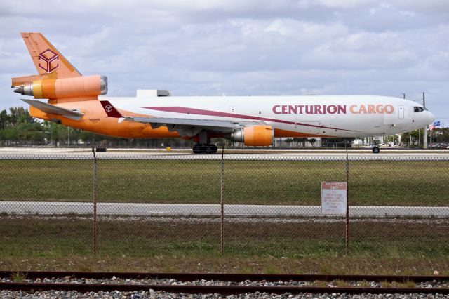 Boeing MD-11 (N986AR)