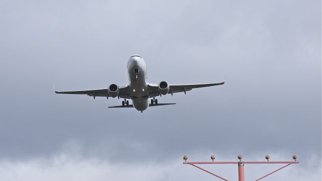 Boeing 737-800 (TC-CPC) - BOE986 (LN:3972) on final approach to runway 16R, 3/20/12. The aircraft is a new build for Pegasus Air.