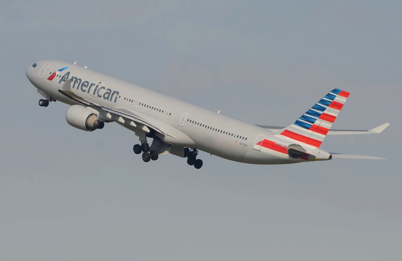 Airbus A330-300 (N270AY) - 25/09/2014br /Take-off 27G