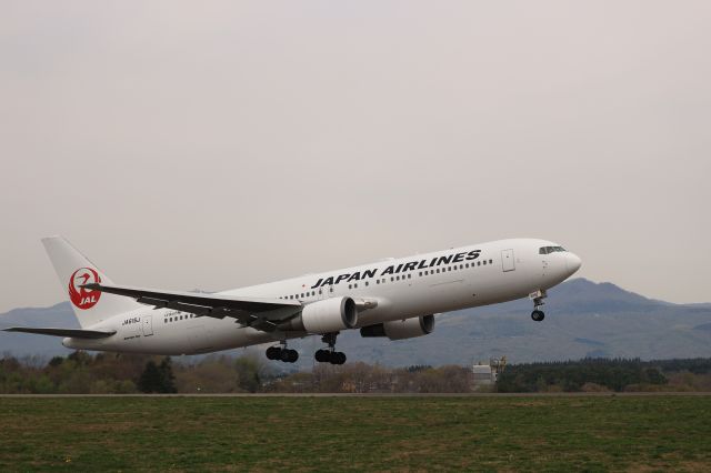 BOEING 767-300 (JA615J) - May 7th 2022:HKD-HND.