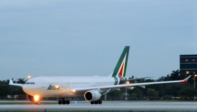 Airbus A330-200 (EI-EJL)