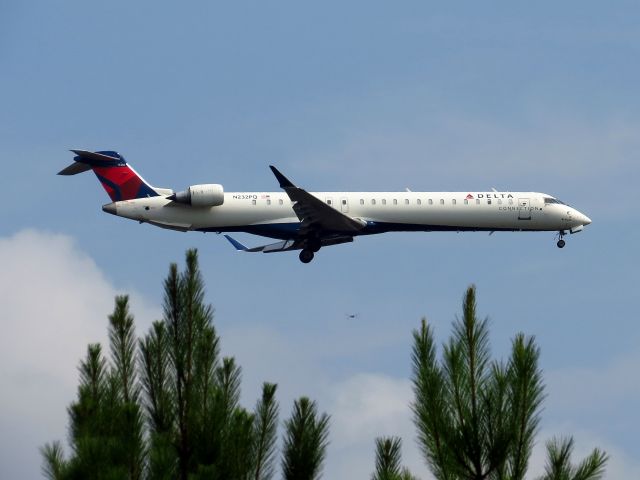 Canadair Regional Jet CRJ-900 (N232PQ)