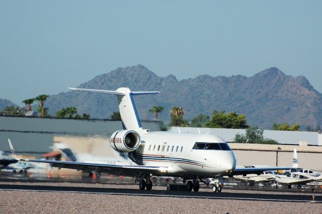 Canadair Challenger (N698RS)