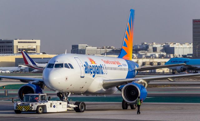 Airbus A319 (N328NV) - Spotted at KLAX on 10-26-2020