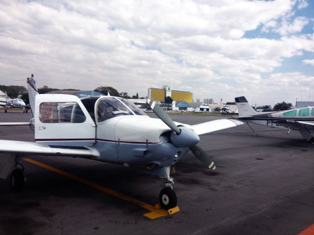 Piper Cherokee (PT-JEX)