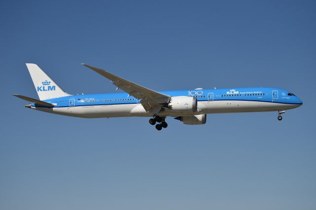 BOEING 787-10 Dreamliner (PH-BKG) - 10-08-20