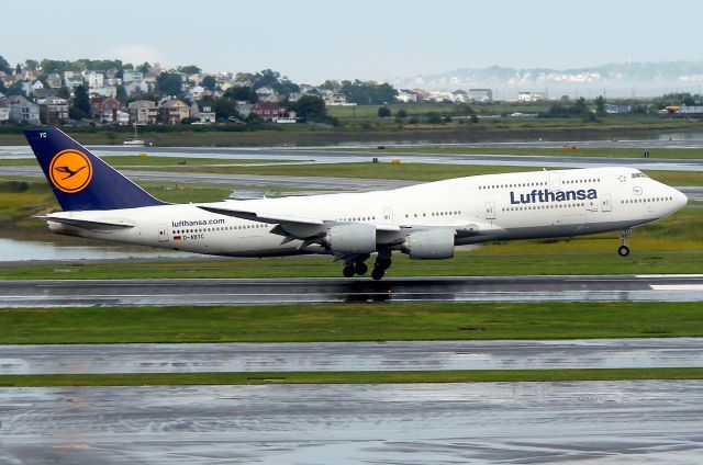 BOEING 747-8 (D-ABYC) - LH 422 from Frankfurt landing on 15R