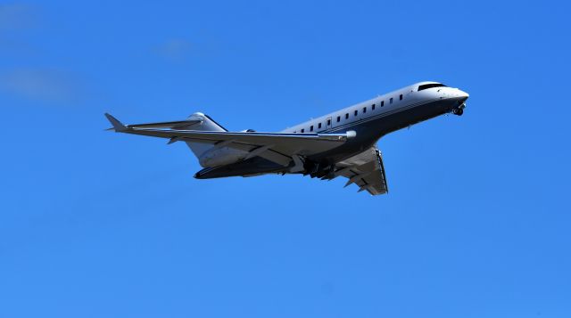 Bombardier Global 5000 (N117MS)