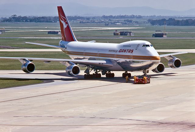 Airbus A330-200 (VH-EBQ) - QANTAS - BOEING 747-238B - REG : VH-EBQ (CN 22145/410) - TULLAMARINE INTERNATIONAL AIRPORT MELBOURNE VIC. AUSTRALIA - YMML (25/10/1981)