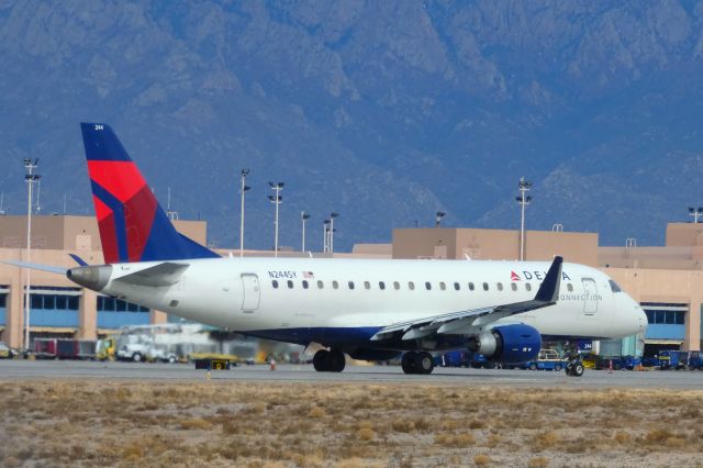 Embraer 175 (N244SY)