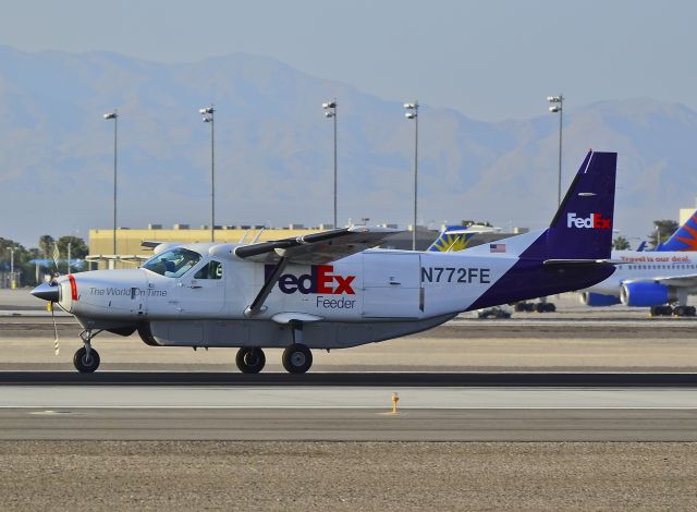 Cessna Caravan (N772FE) - N772FE FedEx Feeder 1991 Cessna 208B Super Cargomaster (C/N 208B0268)  Las Vegas - McCarran International (LAS / KLAS) USA - Nevada, August 16, 2012 Photo: Tomás Del Coro