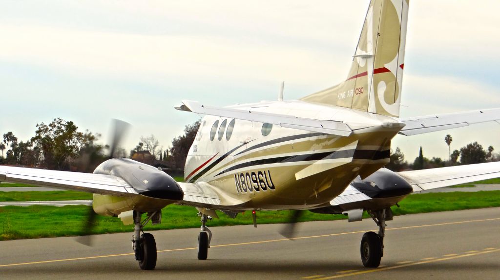 Beechcraft King Air 90 (N8096U) - Local King Air taxing out.