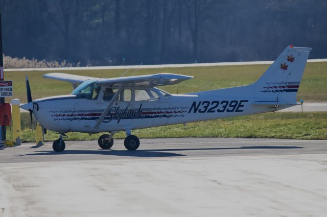 Cessna Skyhawk (N3239E)