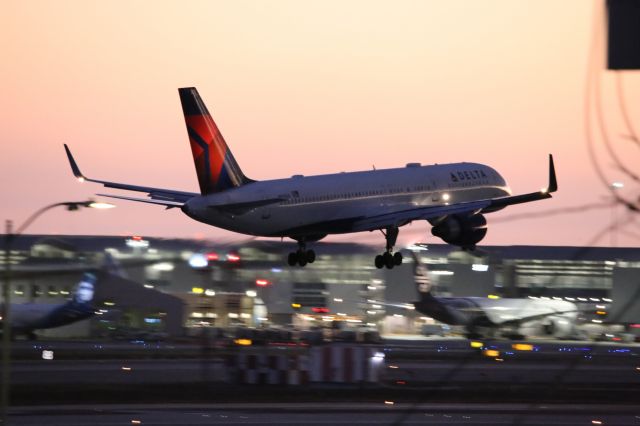 Boeing 757-200 (N535US)