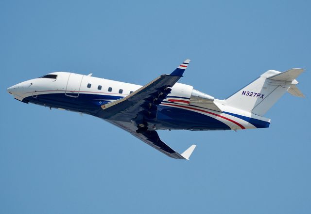 Canadair Challenger (N327FX)