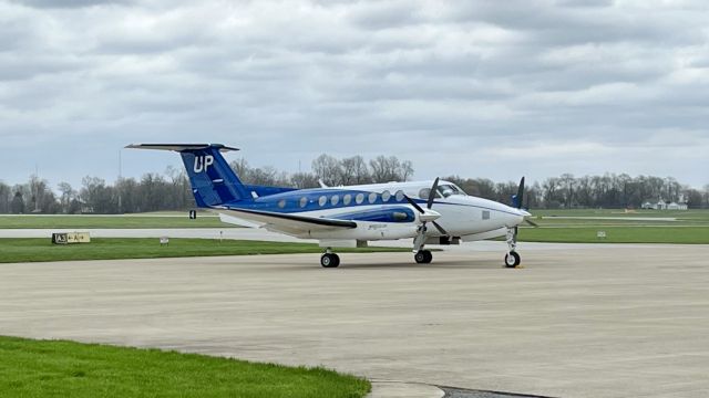 Beechcraft Super King Air 350 (N891UP) - Wheels Up’s 2018 King Air 350i, N891UP, sitting outside the terminal @ KVPZ. 4/24/22. 