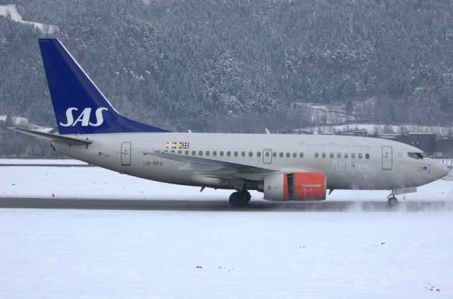 BOEING 737-600 (LN-RPA)