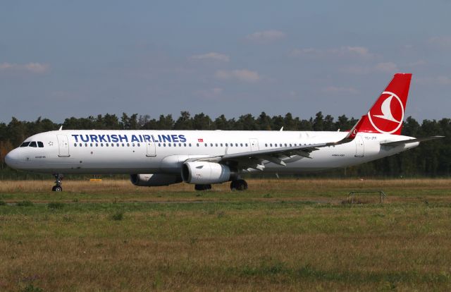 Airbus A321 (TC-JTF)