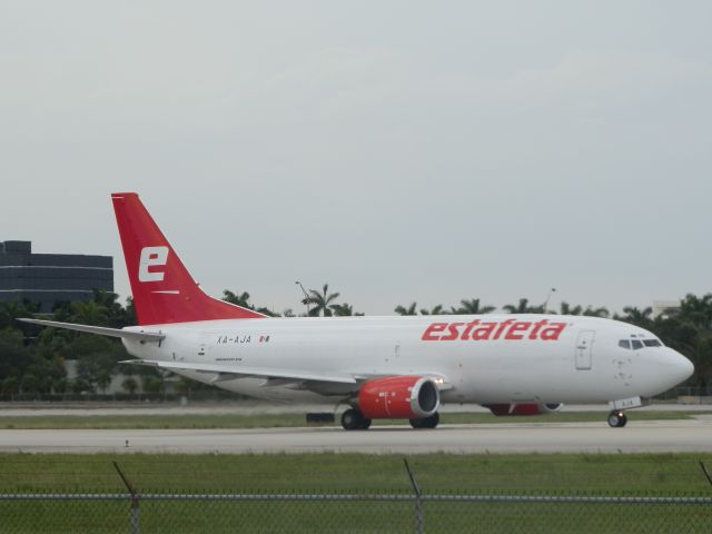 BOEING 737-300 (XA-AJA)