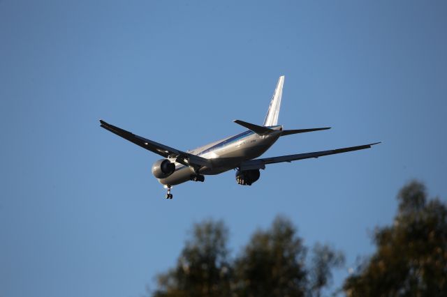 BOEING 777-300ER (JA794A)