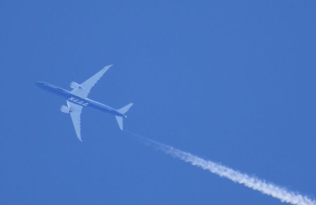 N779XX — - The 2nd 777-9 prototype.  Taken 6/2/20 from NW Oregon.  Around 35,000ft.  Contrail suggests a single engine flight test while returning to BFI.