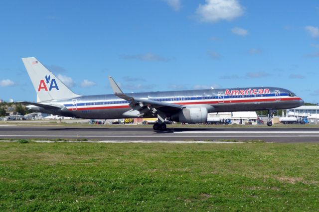 Boeing 757-200 (N691AA)