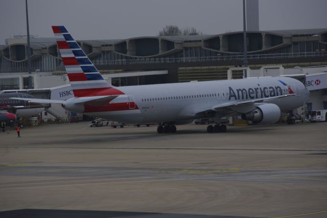 BOEING 767-300 (N368AA) - Nouvelle couleur compagnie