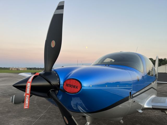 Cirrus SR-22 (N290WA)