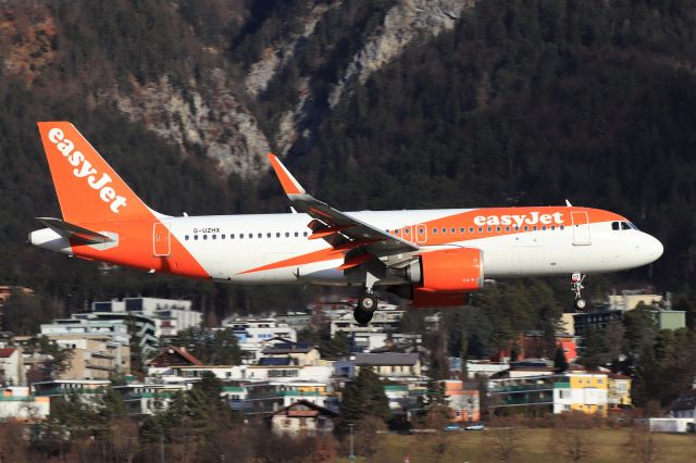 Airbus A320 (G-UZHX)