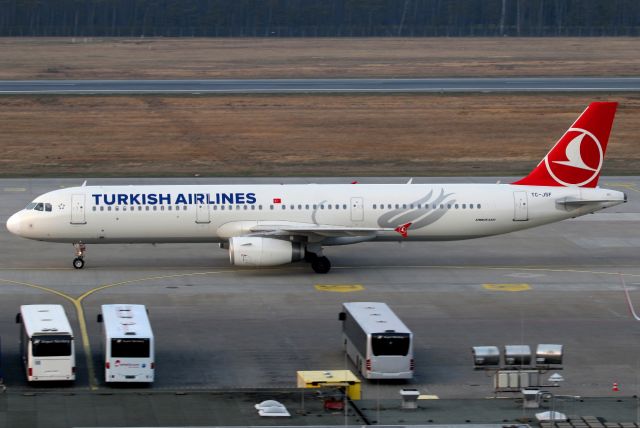 Airbus A321 (TC-JSF)