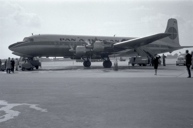 Douglas DC-6 (N6521C) - 1966 at Düsseldorf (EDDL)