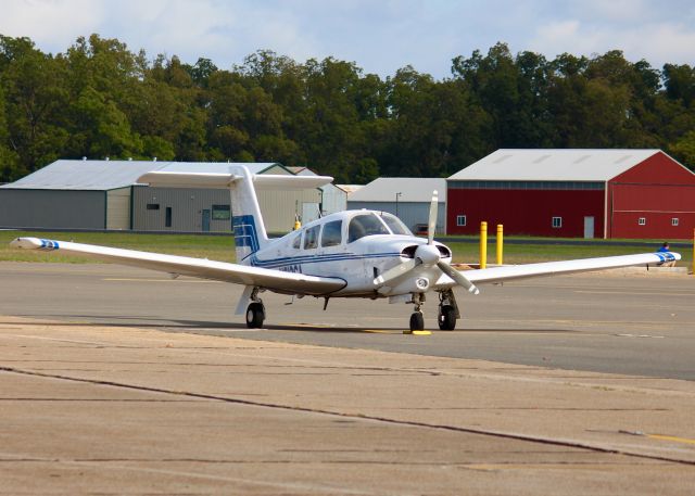 Piper Cherokee (N8106A) - At Downtown Shreveport. 1979 Piper PA-28RT-201T Turbo Arrow IV