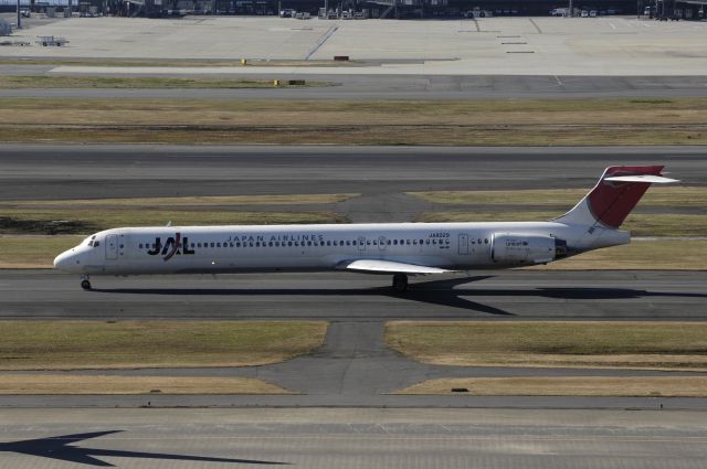 McDonnell Douglas MD-90 (JA8029) - Taxing at Haneda Intl Airport on 2012/12/12