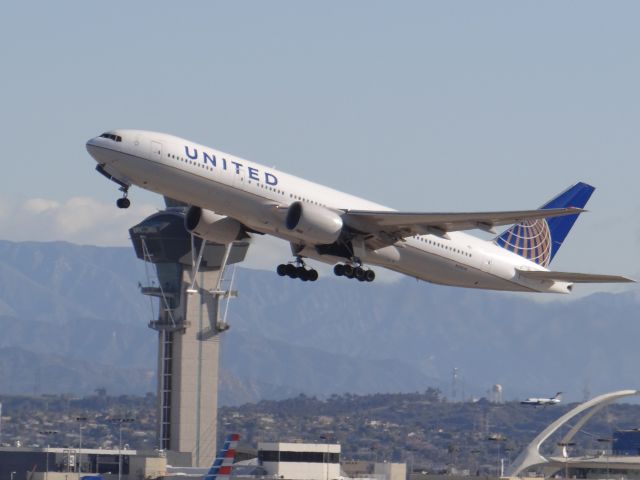 Boeing 777-200 (N214UA) - Los Angeles Airport March 2014. 3/30/14