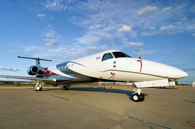 Embraer ERJ-135 (XA-LBO)