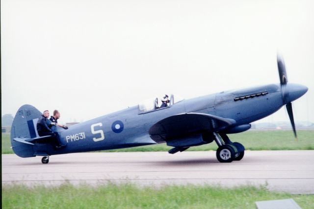 SUPERMARINE Spitfire (TOS631)