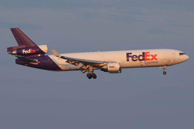 Boeing MD-11 (N607FE) - FDX 3714 arriving from Indianapolis