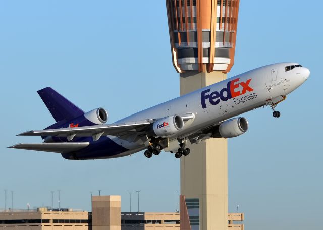 McDonnell Douglas DC-10 (N370FE)