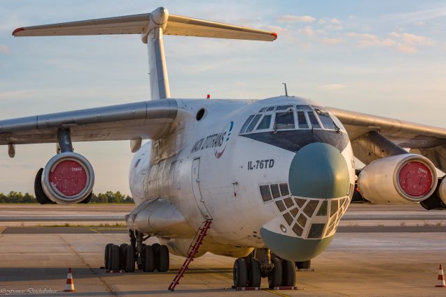 Ilyushin Il-76 (RA-76842)