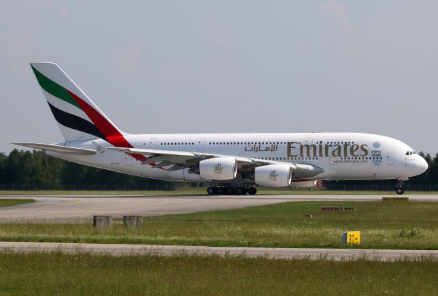 Airbus A380-800 (A6-EEJ)