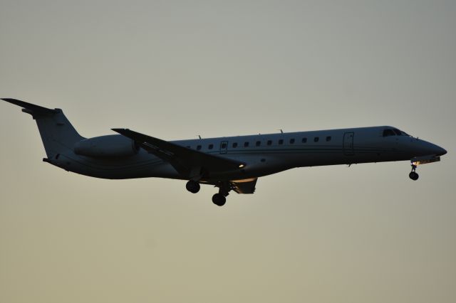 Embraer ERJ-145 (F-HRAM) - Avion loué par HOP! Strasbourg Lille vendredi 04 mai 2018 piste 08