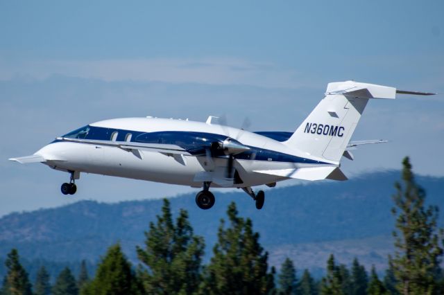 Piaggio P.180 Avanti (N360MC)