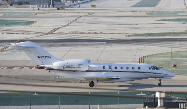 Cessna Citation X (N927QS) - Taxiing to parking at LAX