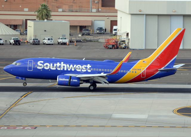 Boeing 737-700 (N565WN)