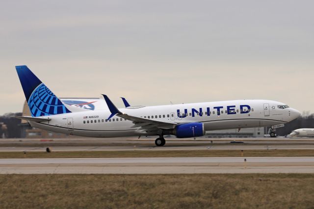 Boeing 737-800 (N18820) - UAL814 departing RWY 6R to O'Hare on 30 Jan 2020.