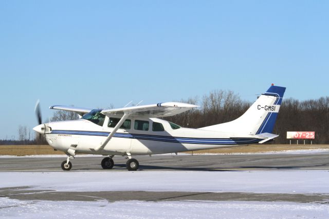 Cessna 206 Stationair (C-GMSI) - Good looking Cessna 206 Stationair taxiing in to Central Airways, Sunday, Jan 27, 2013