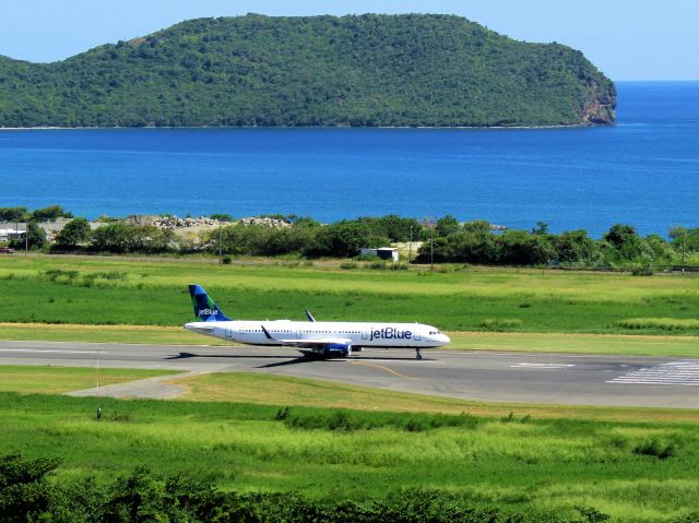 Airbus A321 (N950JT)