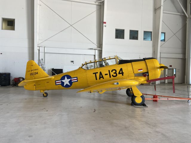 North American T-6 Texan (N821DS)