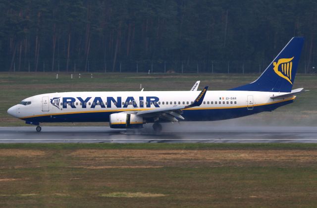Boeing 737-800 (EI-DAR)